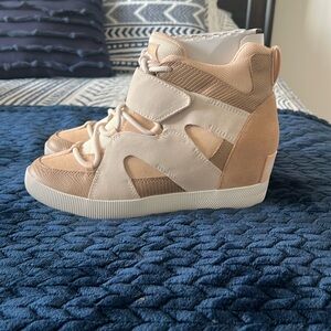 Sorel Out n About Sport Wedge Women’s 9.5